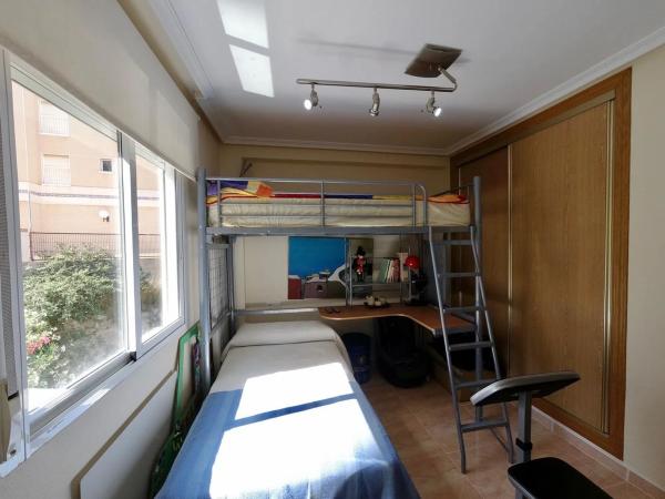 Chalet en Arenales del Sol