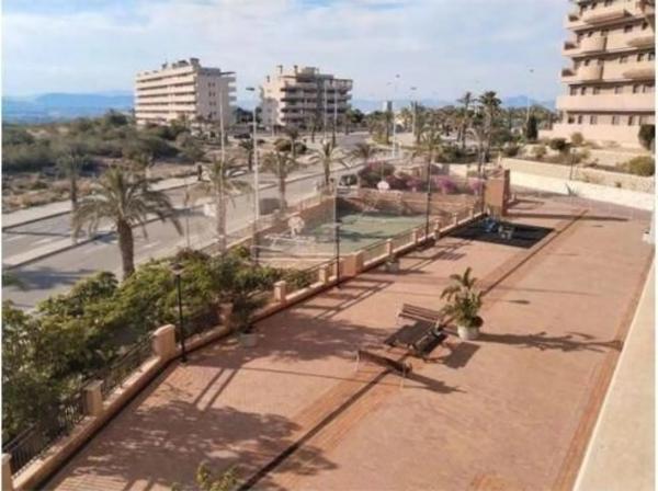 Piso en Arenales del Sol