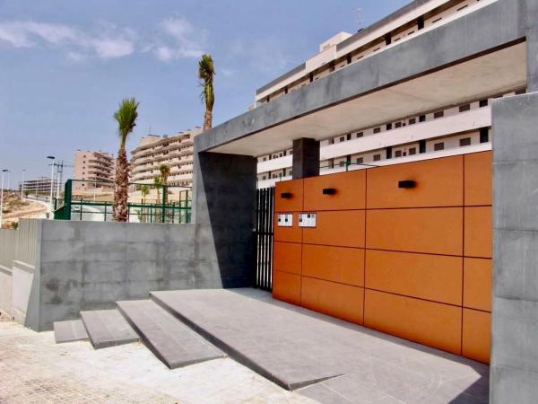 Piso en Arenales del Sol