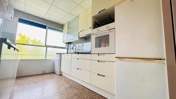 Piso en calle Francisco Tomás y Valiente