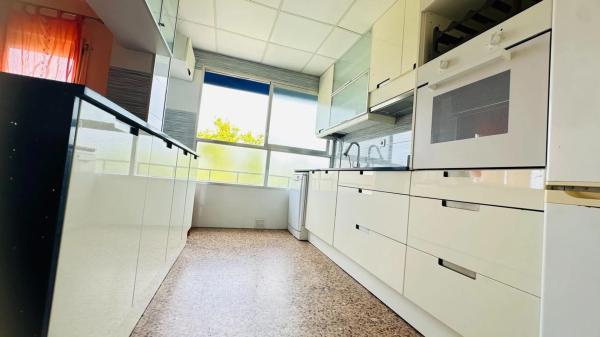 Piso en calle Francisco Tomás y Valiente