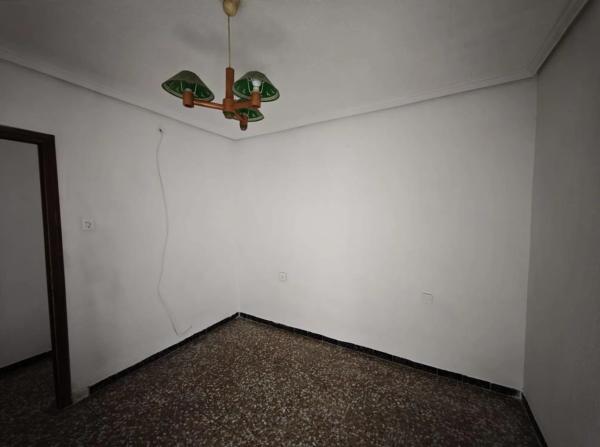 Piso en calle Ginés García Esquitino