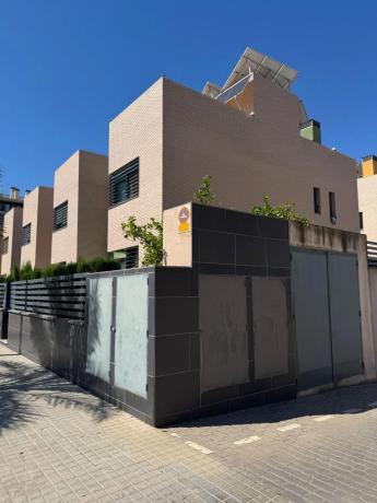 Chalet adosado en calle José Luis Navarro Campello