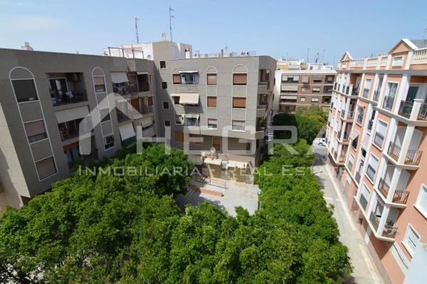 Piso en avenida Alegria, 66