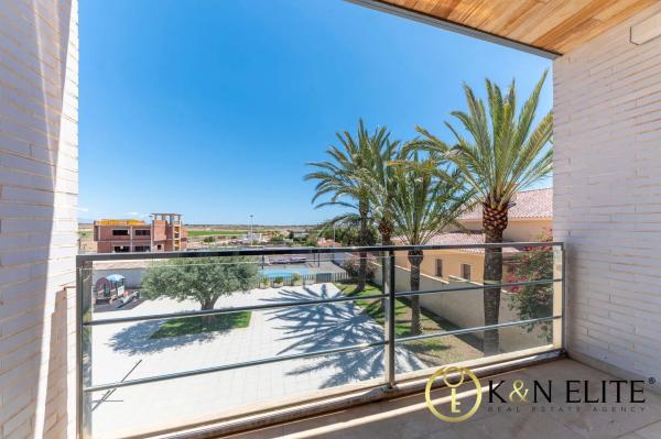 Casa independiente en calle Moixent, 25