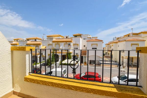 Chalet adosado en avenida D'Escandinàvia, 23