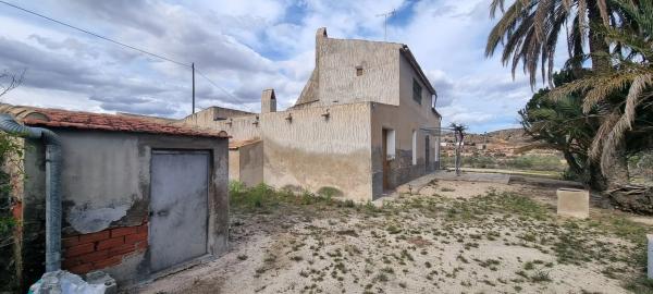 Casa rural en camino salades torrellano s/n