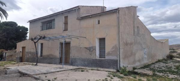 Casa rural en camino salades torrellano s/n