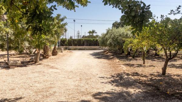 Casa independiente en Pd. Altabix Pol. 1