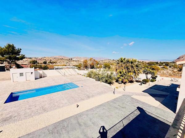 Chalet en Santa Ana, 1200