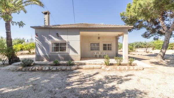 Casa independiente en Pd. Altabix Pol. 1