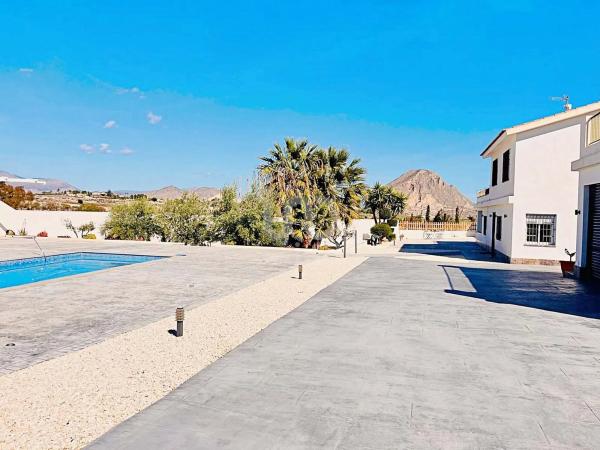 Chalet en Santa Ana, 1200