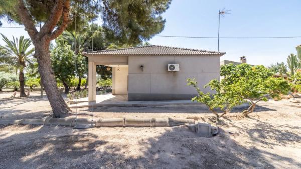 Casa independiente en Pd. Altabix Pol. 1