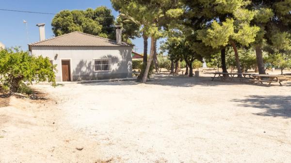 Casa independiente en Pd. Altabix Pol. 1