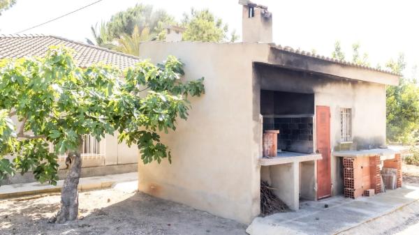 Casa independiente en Pd. Altabix Pol. 1