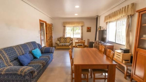 Casa independiente en Pd. Altabix Pol. 1