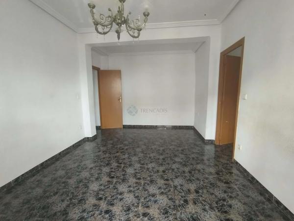 Piso en calle Monserrate Guilabert Valero