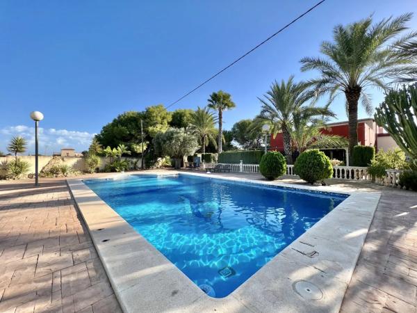 Casa independiente en Partida la Marina