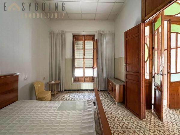 Casa independiente en calle Vicente Salinas