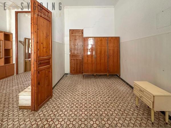 Casa independiente en calle Vicente Salinas