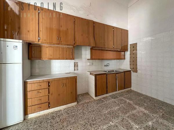 Casa independiente en calle Vicente Salinas