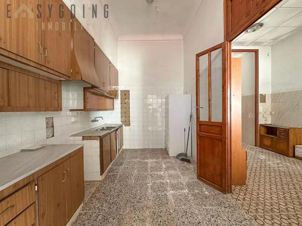 Casa independiente en calle Vicente Salinas