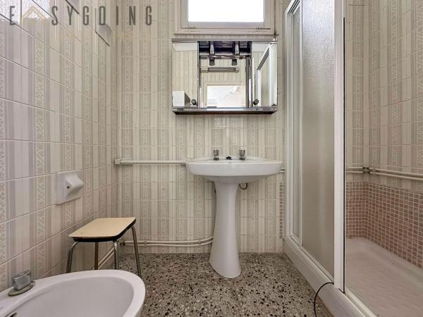 Casa independiente en calle Vicente Salinas