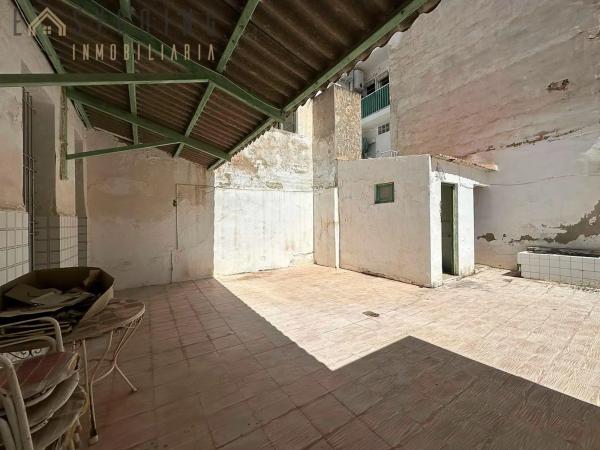 Casa independiente en calle Vicente Salinas