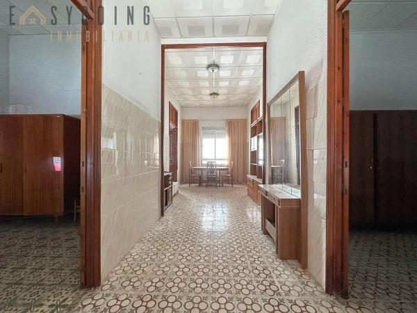 Casa independiente en calle Vicente Salinas