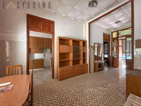 Casa independiente en calle Vicente Salinas