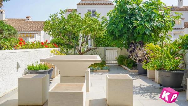 Casa independiente en calle Handel