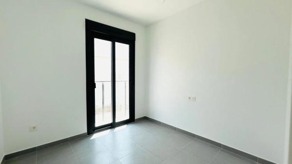 Chalet pareado en calle de Creta, 66