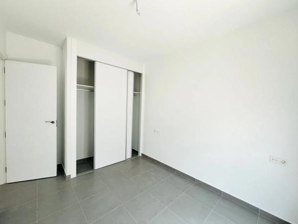 Chalet pareado en calle de Creta, 66