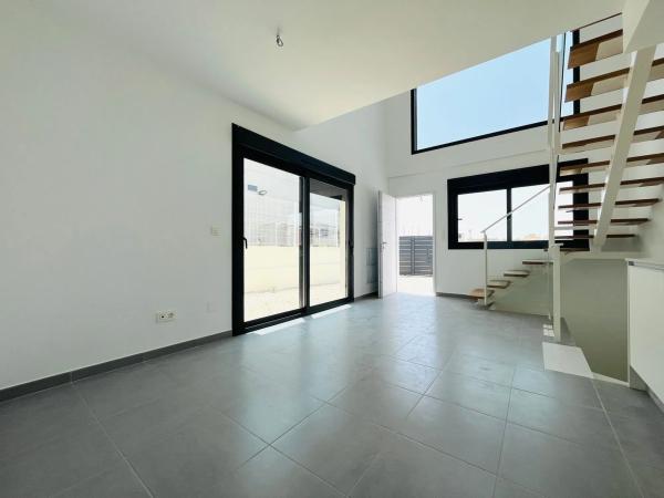 Chalet pareado en calle de Creta, 66