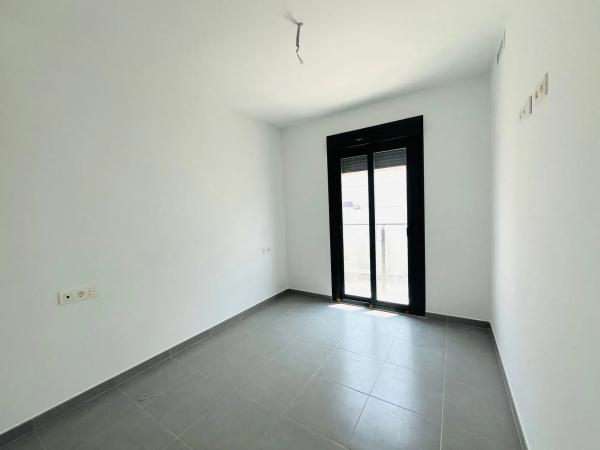 Chalet pareado en calle de Creta, 66