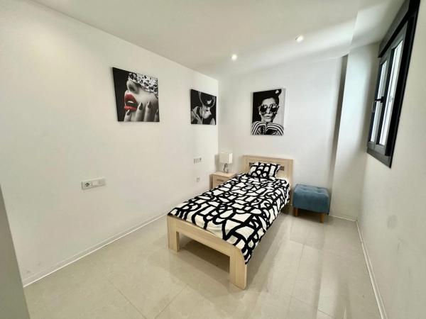 Chalet adosado en calle Orden del Corintio