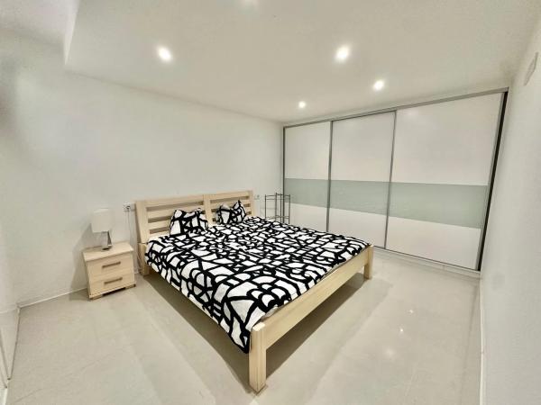 Chalet adosado en calle Orden del Corintio