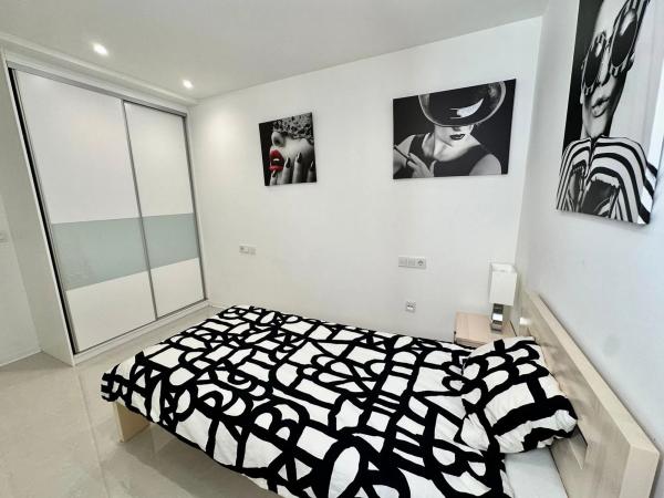 Chalet adosado en calle Orden del Corintio