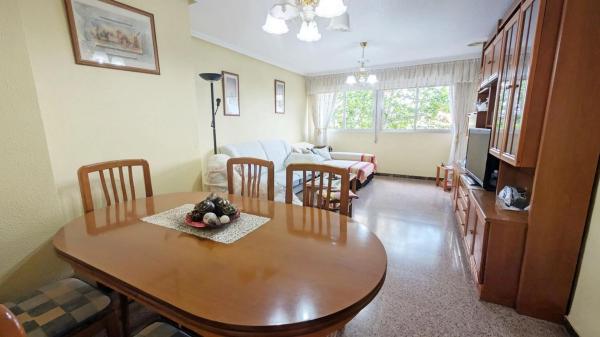 Piso en avenida dels Llauradors