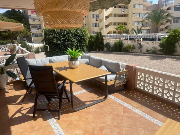 Piso en avenida Costa Blanca, 13