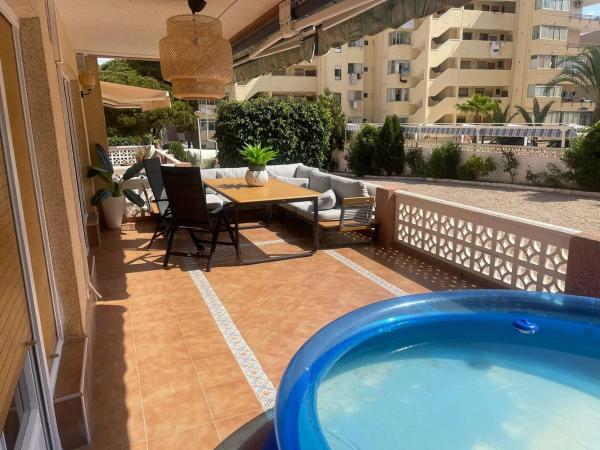 Piso en avenida Costa Blanca, 13