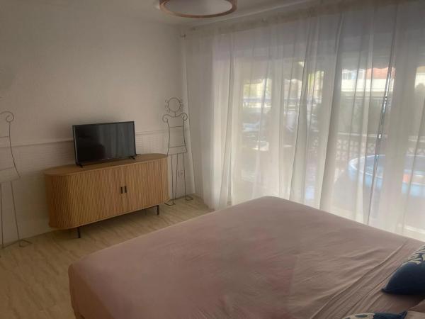 Piso en avenida Costa Blanca, 13