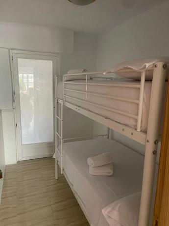 Piso en avenida Costa Blanca, 13