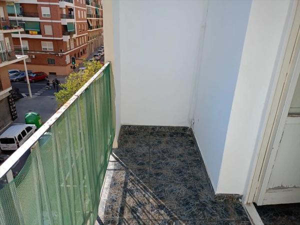 Piso en calle Monserrate Guilabert Valero