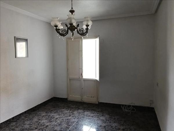 Piso en calle Monserrate Guilabert Valero