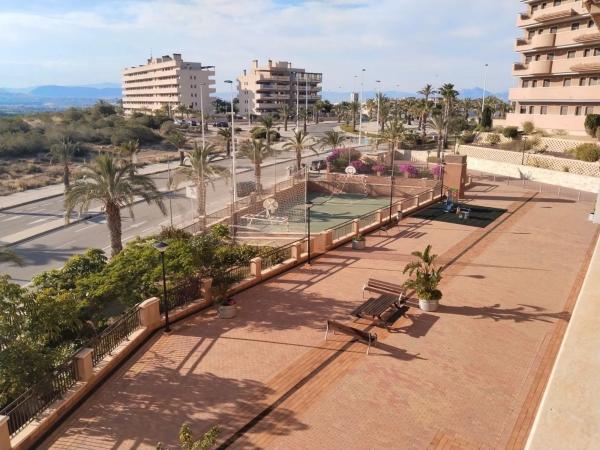 Piso en Arenales del Sol