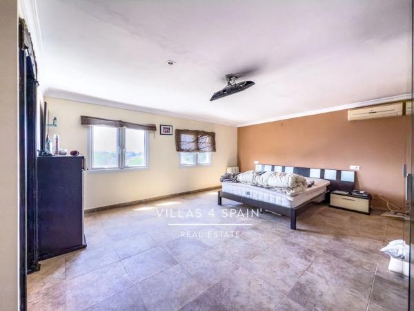 Casa independiente en via Sense Nom