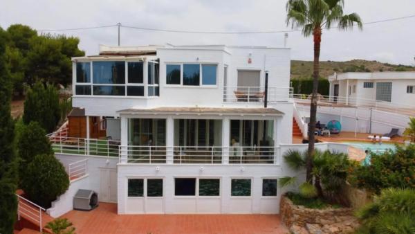 Chalet en calle Beniarres