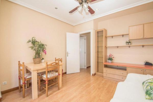 Piso en Barrio Reina Victoria-Miguel Hernández