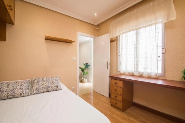 Piso en Barrio Reina Victoria-Miguel Hernández